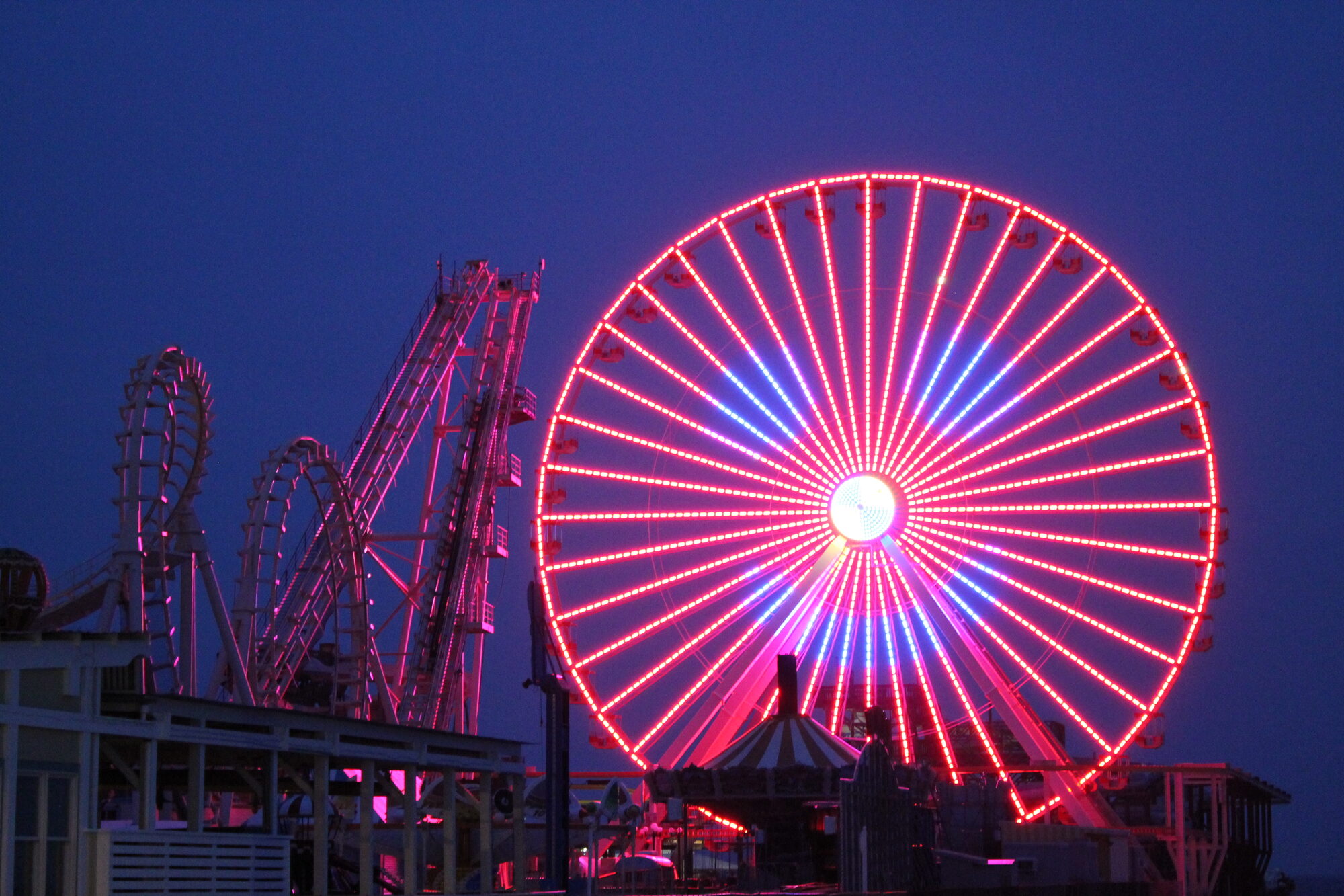 Ferris wheel on the Wildwood Boardwalk at night